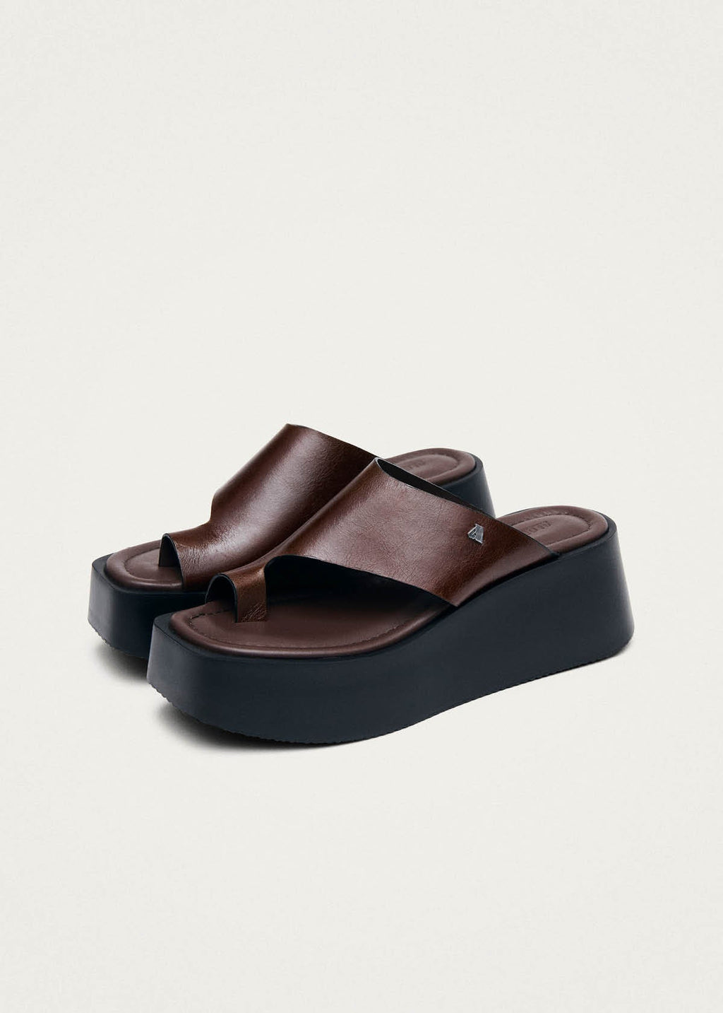 Nova Rift Brown Leather Sandals